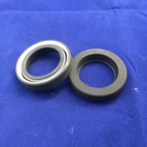 Rolls Royce Phantom III Lower suspension arm inboard oil seals (loc M34)