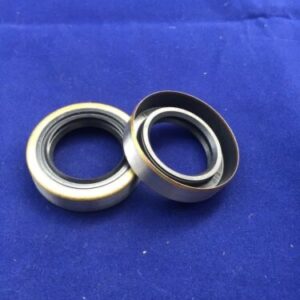 Rolls Royce Phantom III steering box rocking shaft oil seal (Loc G65)